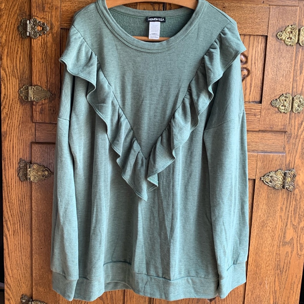 Extra soft ruffle top Heimish USA 2XL